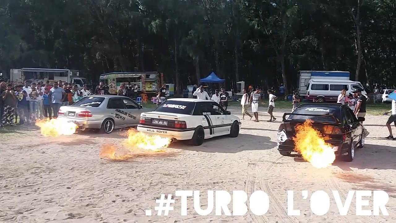 The CRAZIEST exhaust sound/Anti-lag flame Backfire competition #2k17