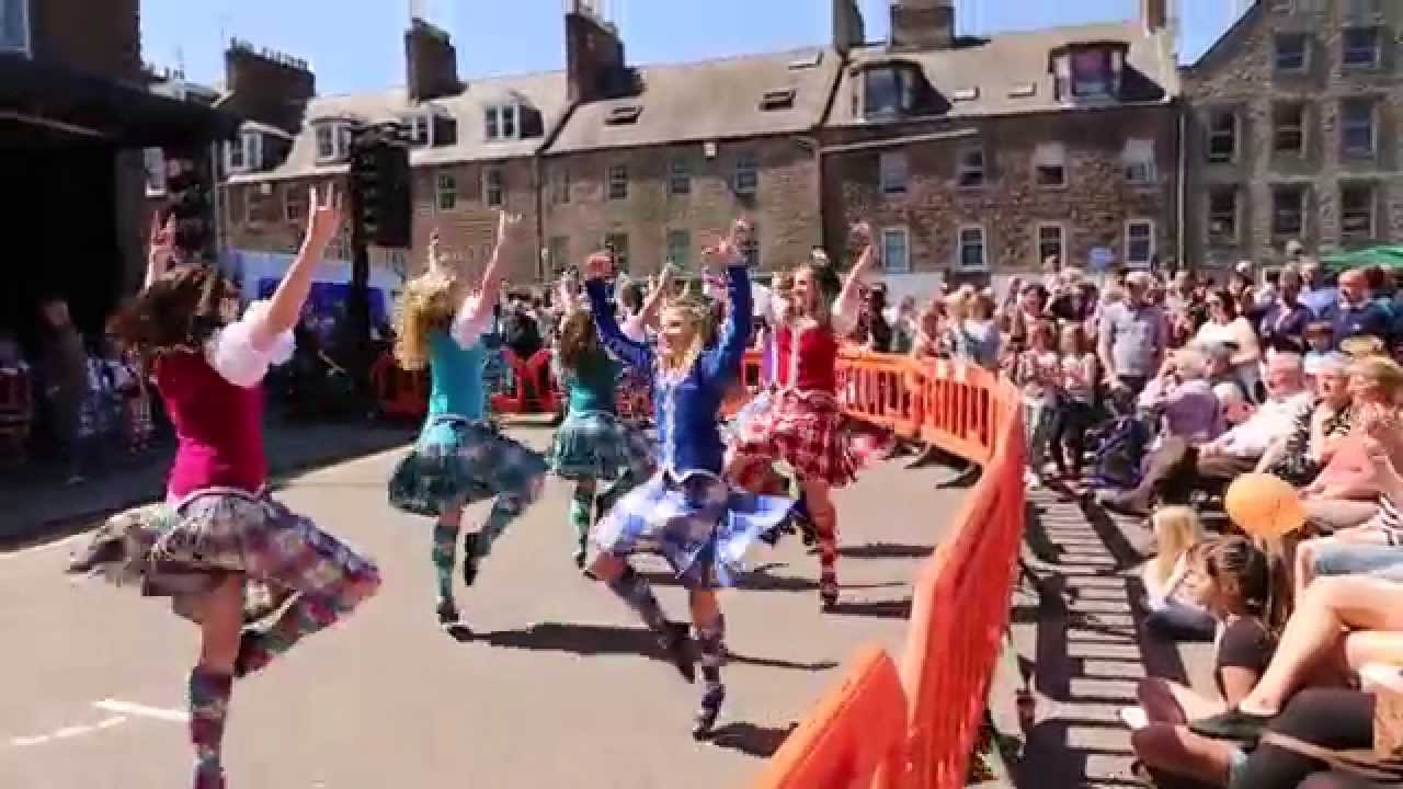 Highland dancers in Montrose 2013