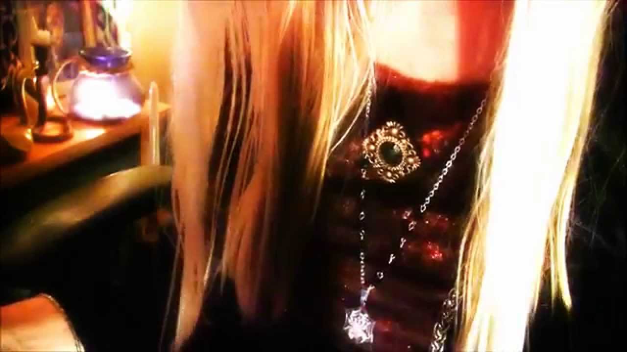 Chez la Divinatrice Lecture des Paumes (ASMR en francais/French)