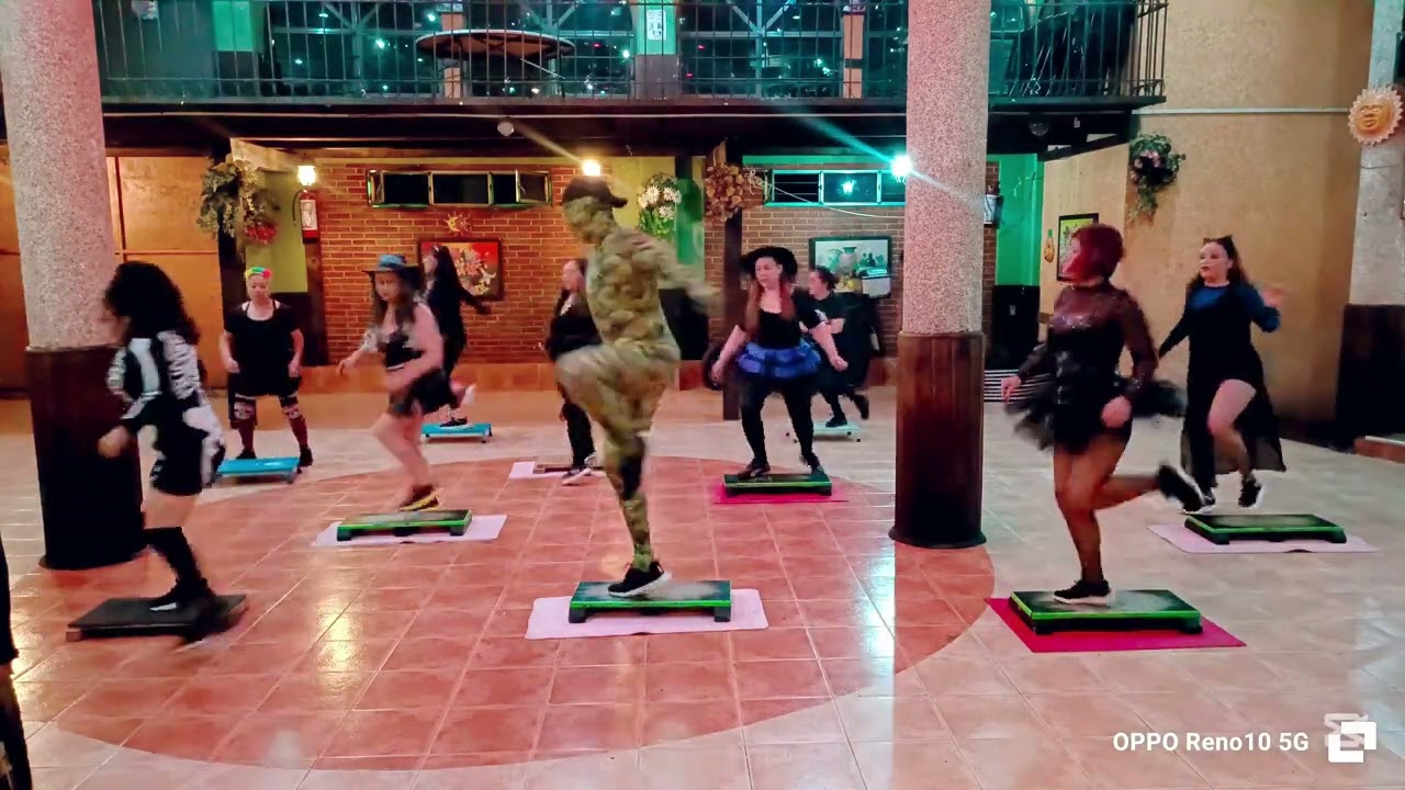 STEP COREOGRÁFICO ( HALLOWEEN 🎃) LUPE VERA 🎃 #aerobico #stepbystep #remix   #halloween2024