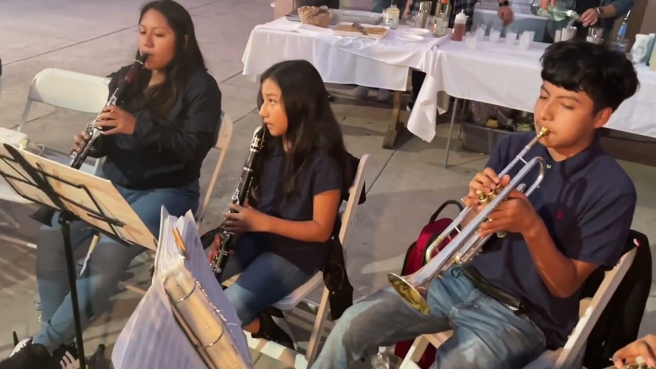BANDA STA. MARIA TAVEHUA tocando sus melodías