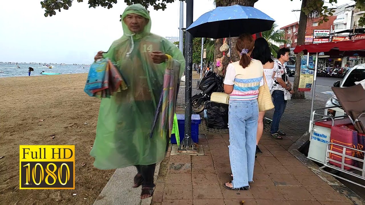 PATTAYA THUNDERSTORMS AND HEAVY RAIN EVERY DAY BEACH ROAD - THAILAND