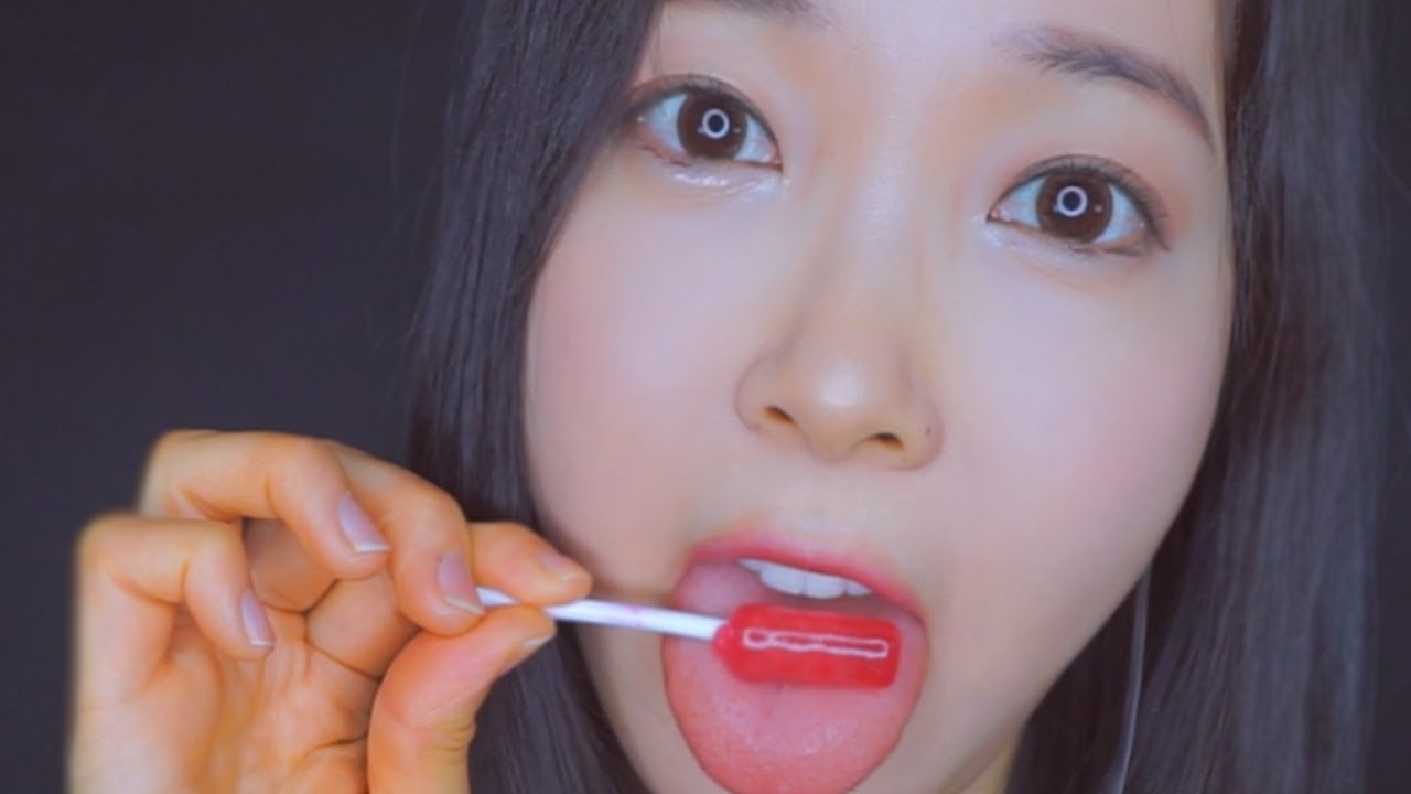 ASMR Lollipop Licking Eating Crinkle🍭