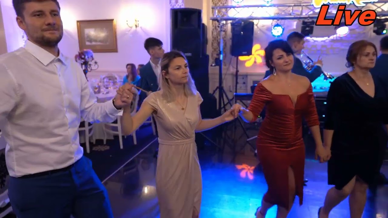 Formatia Universal din Piatra Neamt ****Nunta Silviu si Alexandra ***video Cristi David 0752 939 184