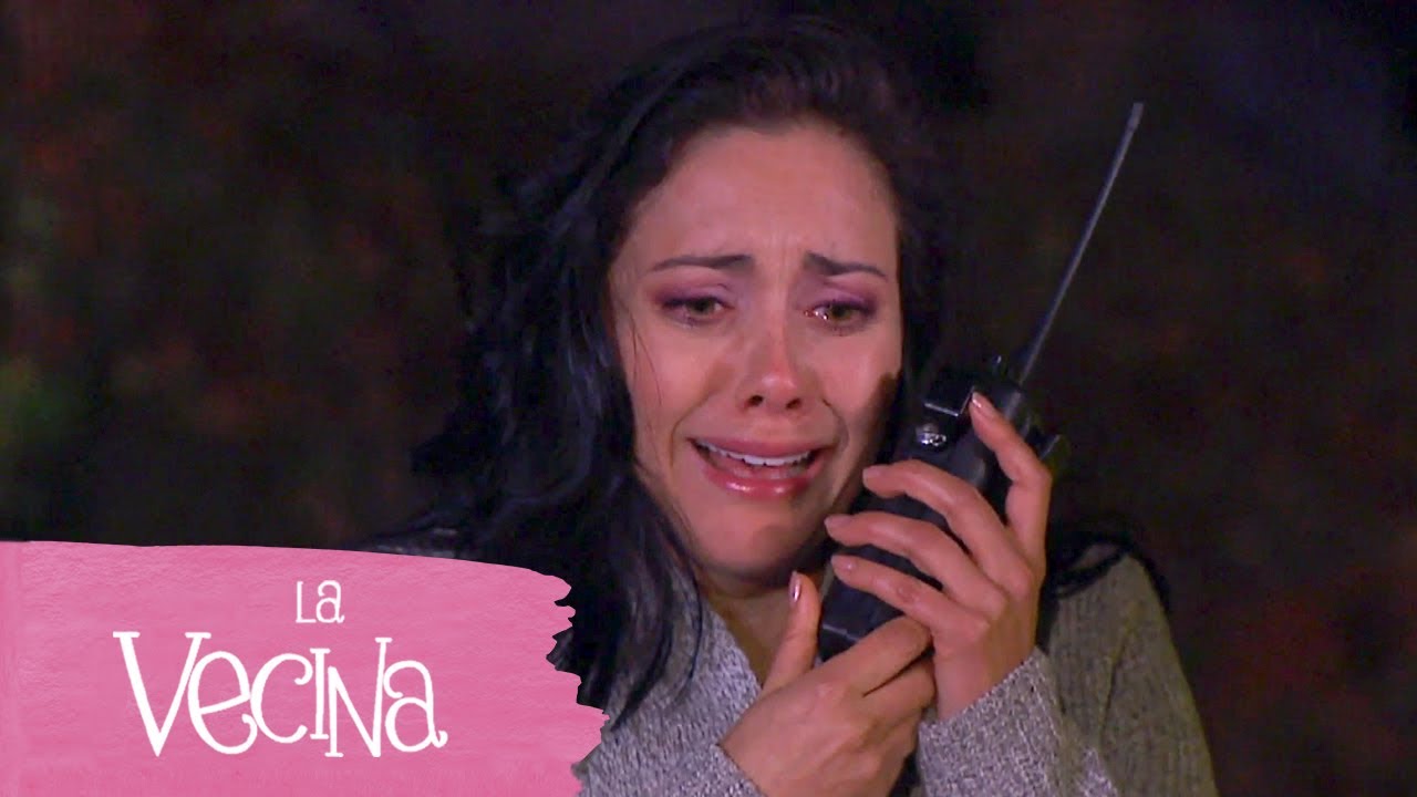 El aterizaje de Simón fracasa | La Vecina 1/2 | C-156 | tlnovelas