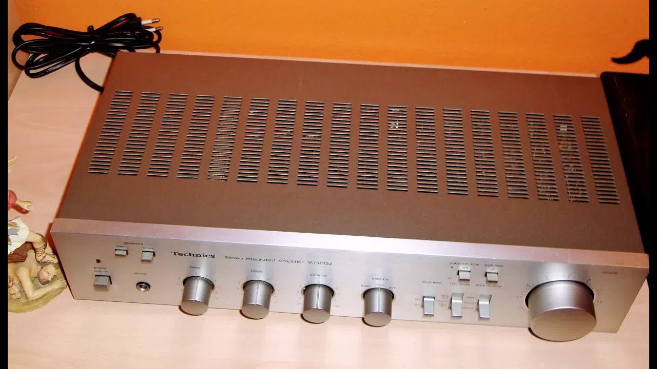 AMPLIFIER TECHNICS SU-8022   Stereo Integrated Amplifier (1979-80)