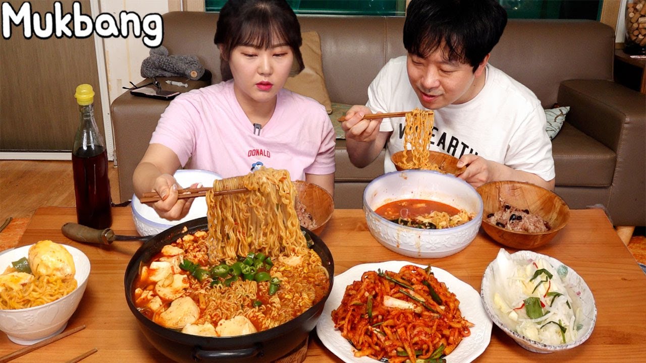 Mukbang | Модернизированный мягкий тофу Yeol Ramyen, который я приготовил с редисом Kimchi Mom made.