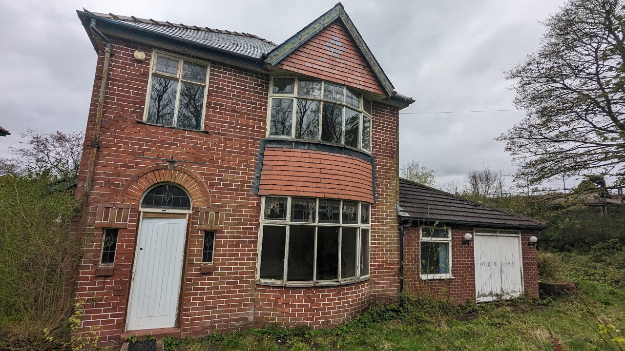 We Found An Abandoned House With Working Power Abandoned Places