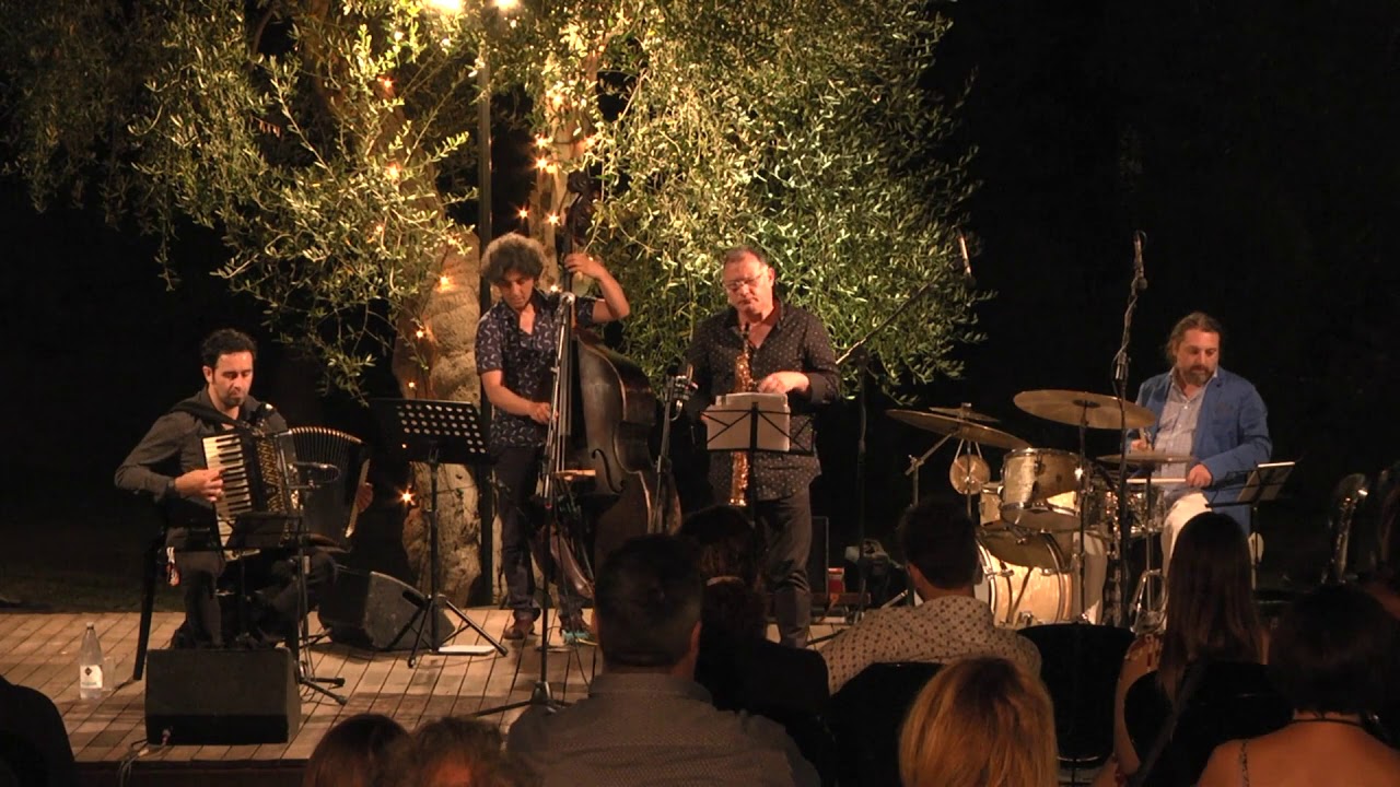 Roberto Ottaviano in "A che punto è la notte"