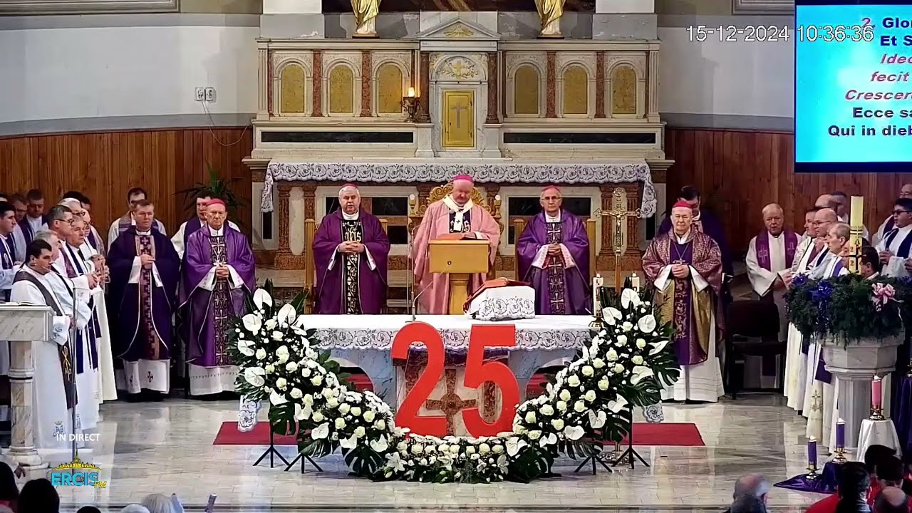 Săbăoani: Sfânta Liturghie solemnă prezidată de ÎPS Aurel Percă (duminică, 15 decembrie 2024)