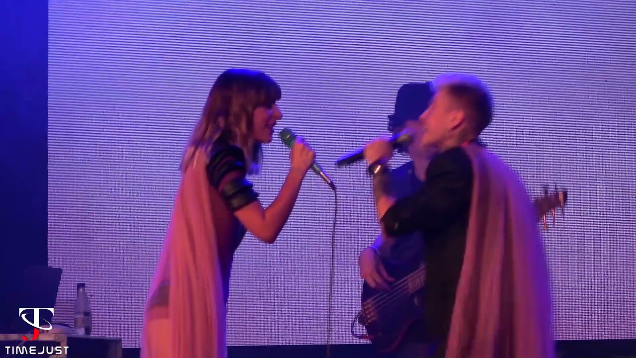 Chica Sobresalto canta “Fusión del núcleo” junto a Hugo Cobo en Madrid