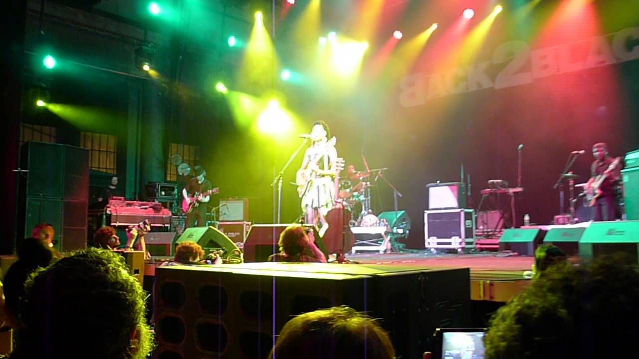 Fatoumata Diawara - Bissa - live @ Back 2 Black Festival , Rio de Janeiro