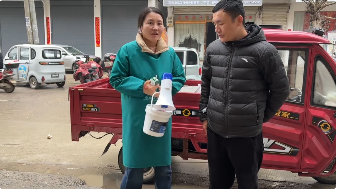 骑两个多小时的车去安徽卖包子看看怎么样、也和弟弟吃到了安徽的美食……#河南姑娘在内蒙   #抖音