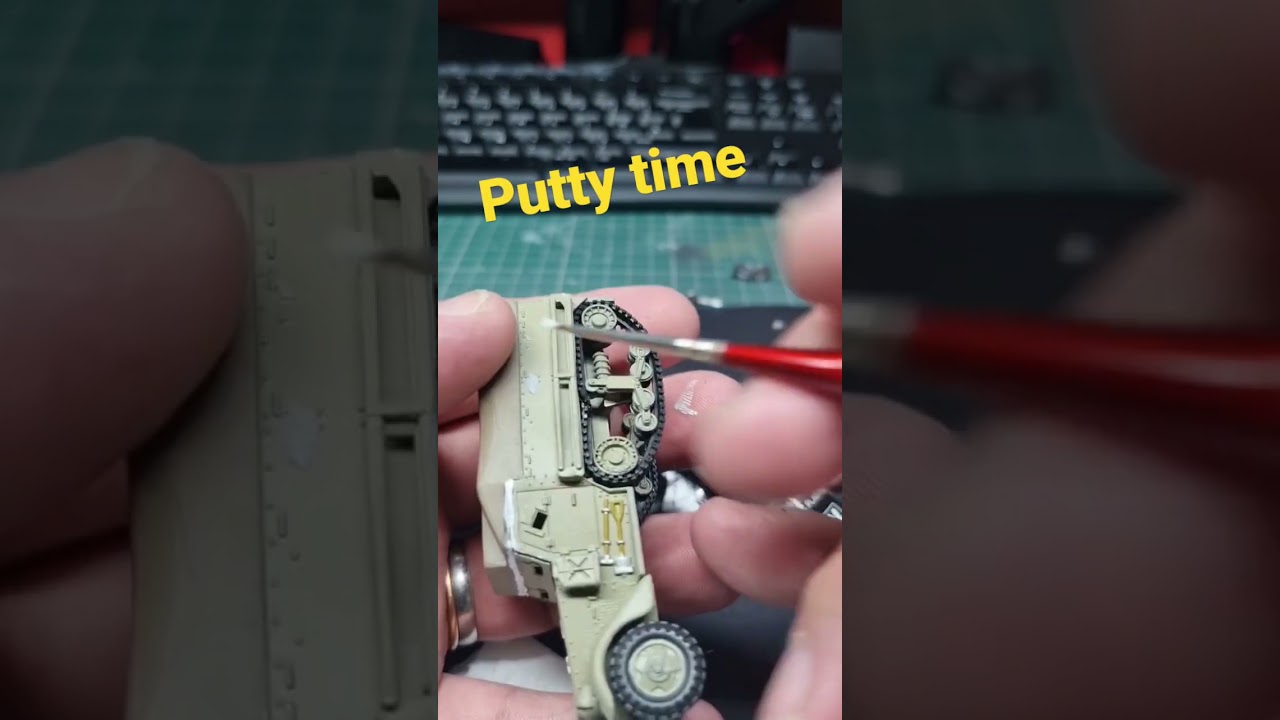 Putty time with #vallejo acrylic putty. #scalemodel #modelismo #shorts #plasticmodels