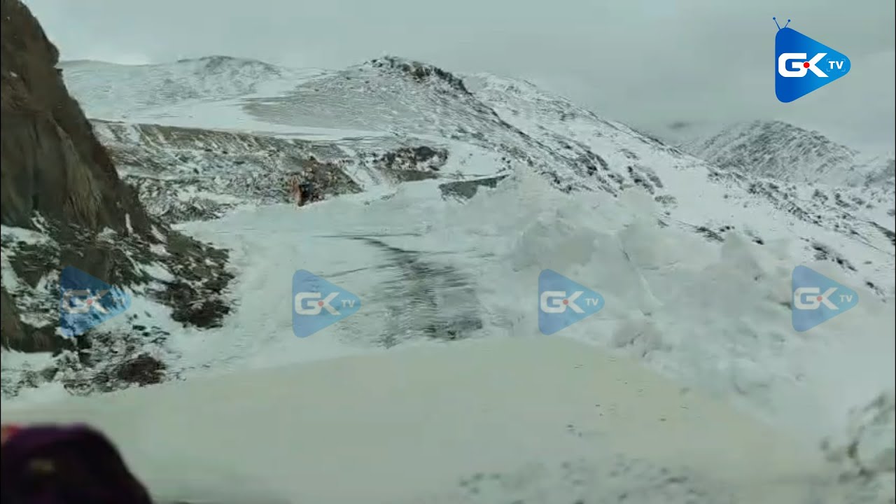 Fresh snowfall at Sinthan Top, Daksum in Anantnag