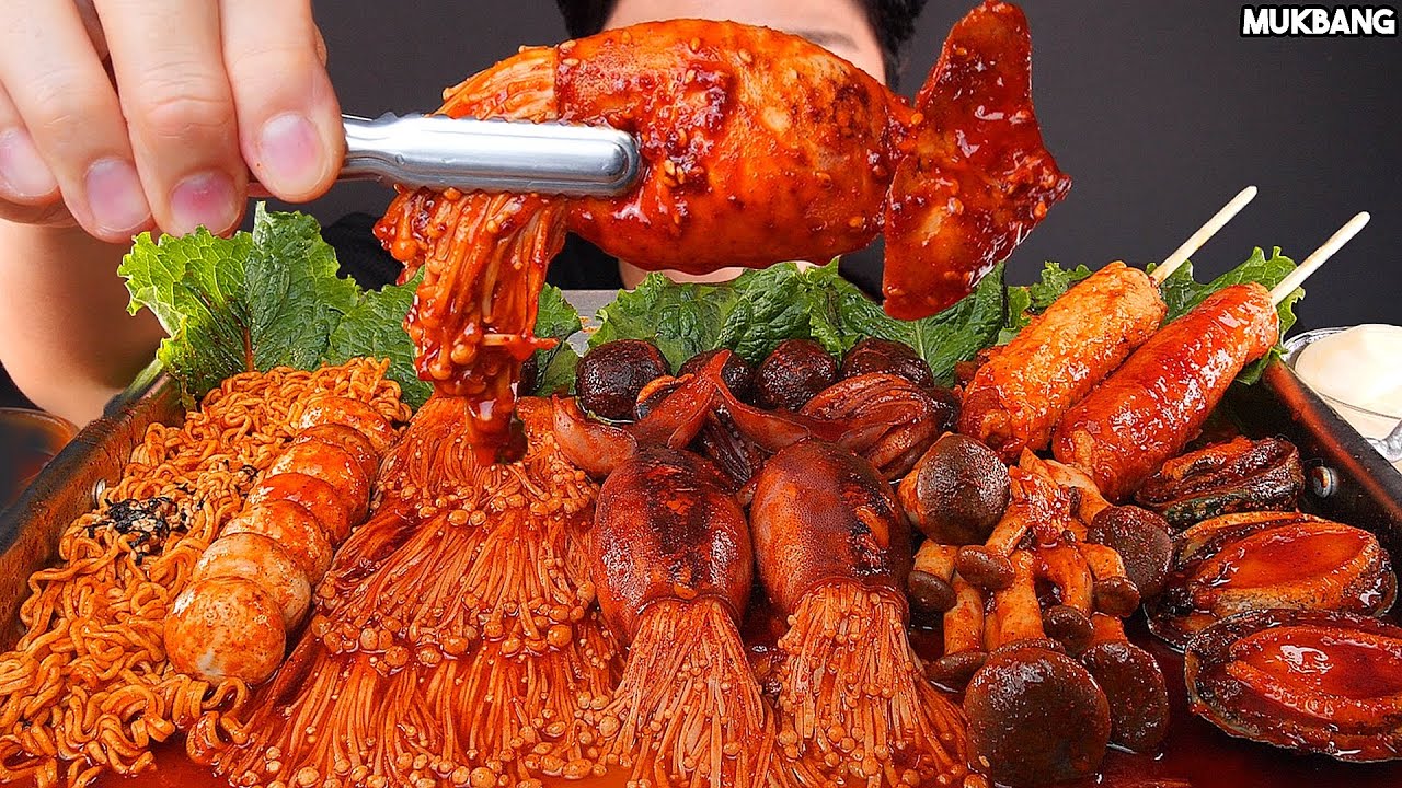 острые кальмары и грибы, лапша Spicy Mushrooms Squid Fire Noodles EATING ASMR MUKBANG