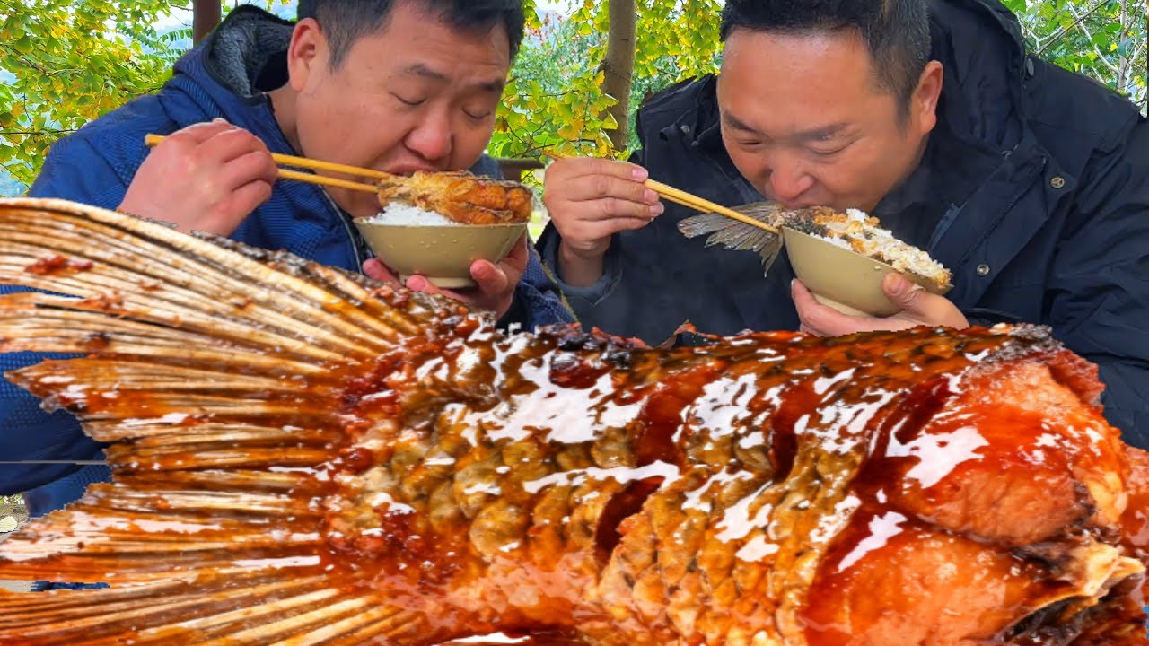 大哥帶回6塊鱼尾巴，二弟做“炸魚尾巴”，外酥裡嫩出鍋口水直流！【鐵鍋視頻】