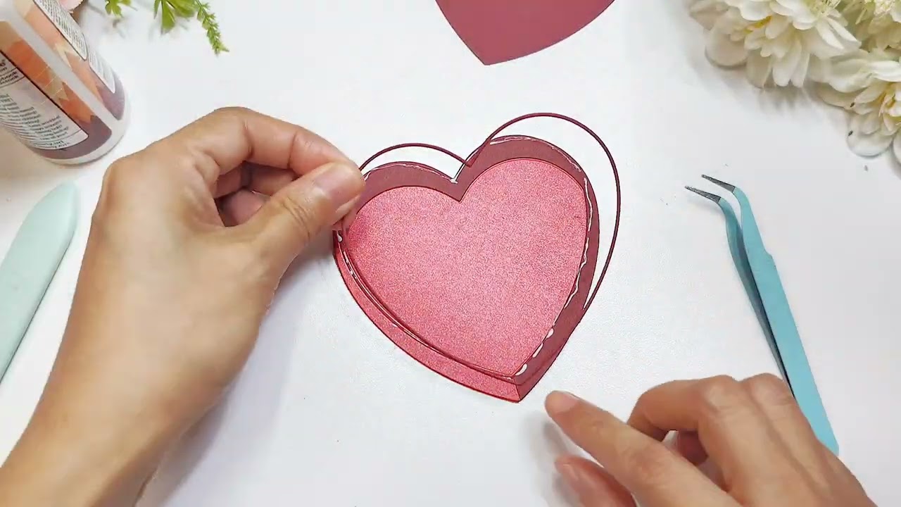 Valentine Heart Easel Card Tutorial | Sizzix Tim Holtz Die