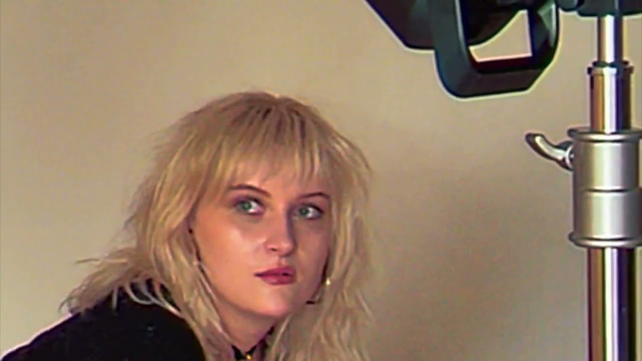 Siobhan Cotchin- Give It Up (Visualiser)