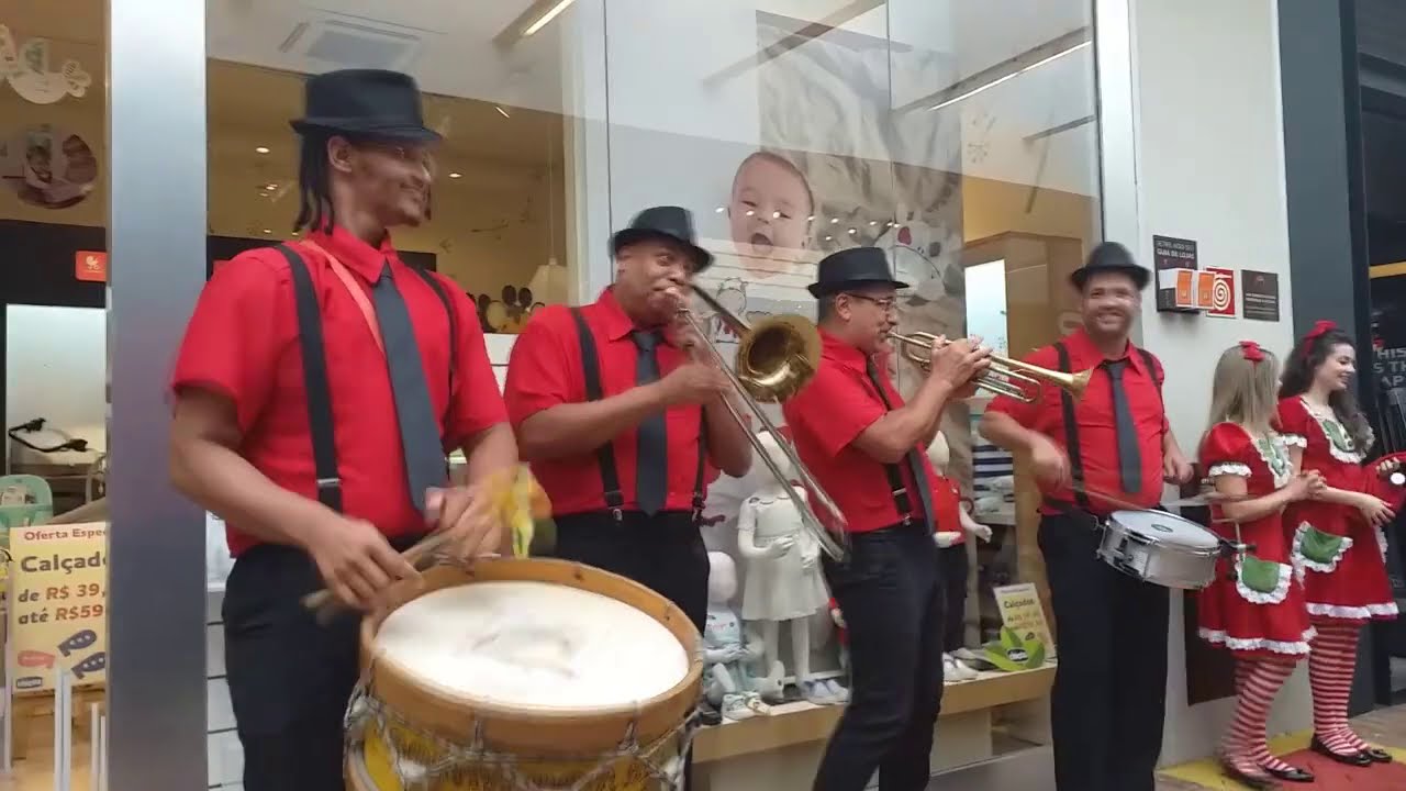 Banda Natalina. A bandinha do Papai Noel.