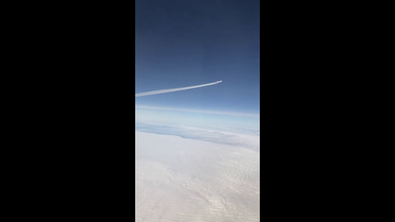 This plane was going straight at us almost 2,000 km/h! - Heaven over Central Poland - Europe