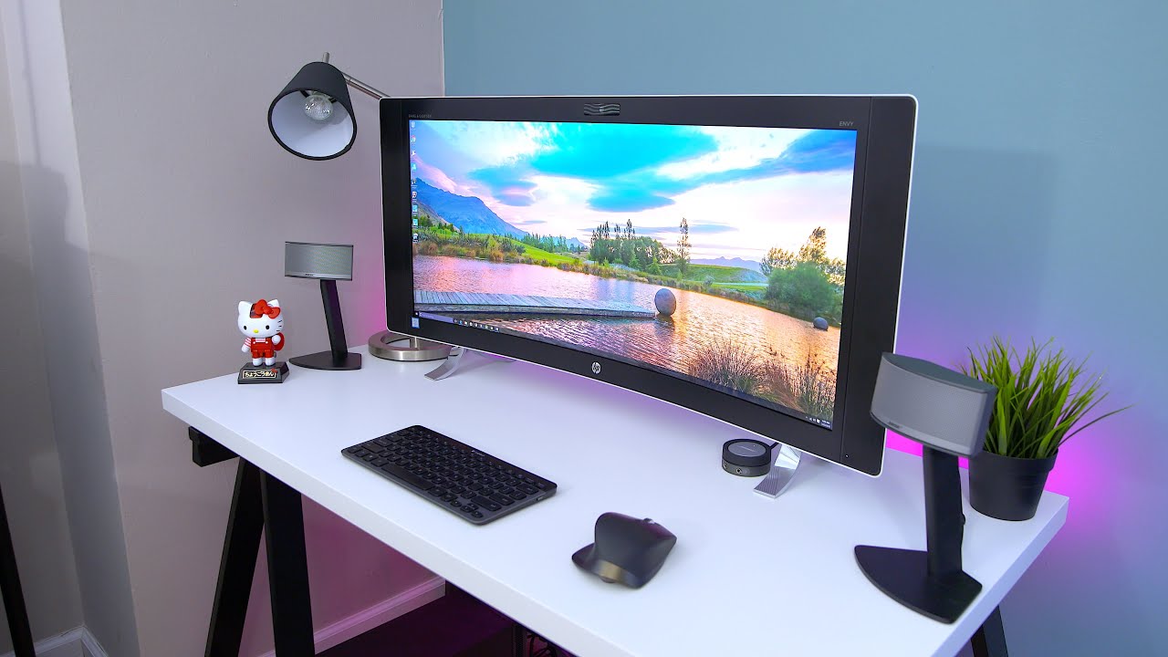 Minimalist Desk Tour!