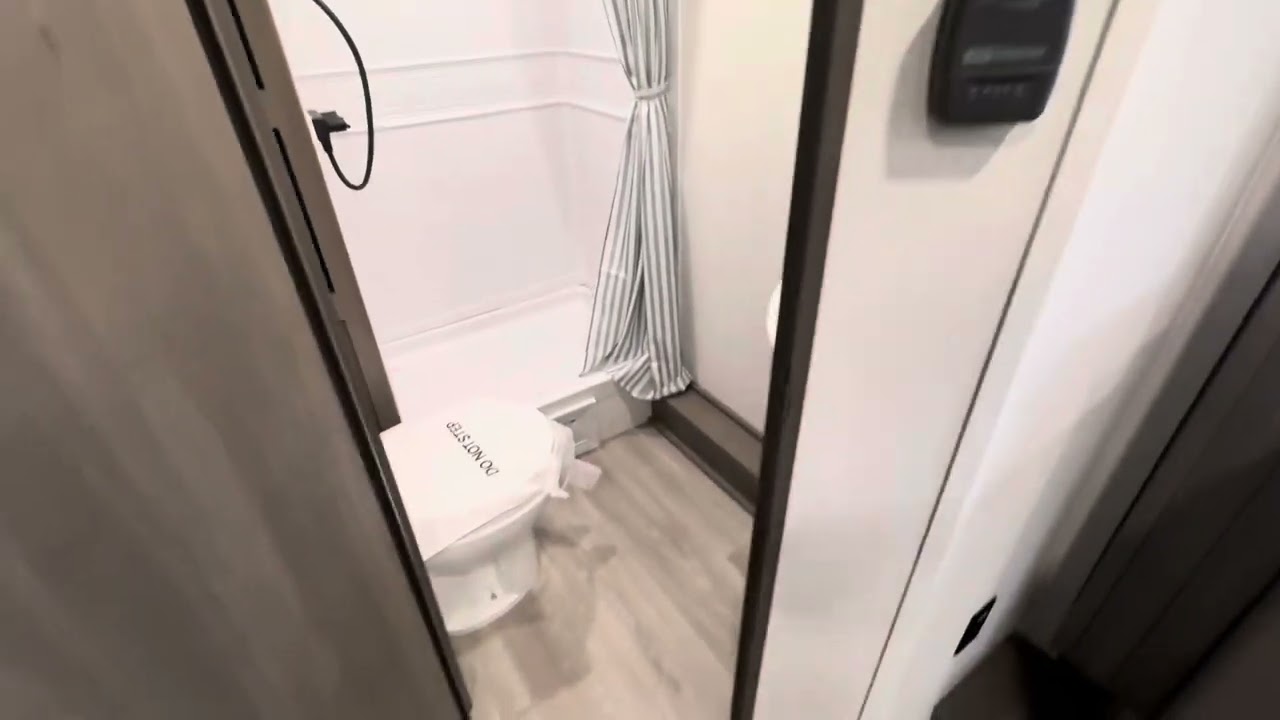New 2025 Grand Design Transcend One 161BH | Walk-Thru Tour by Greeneway RV