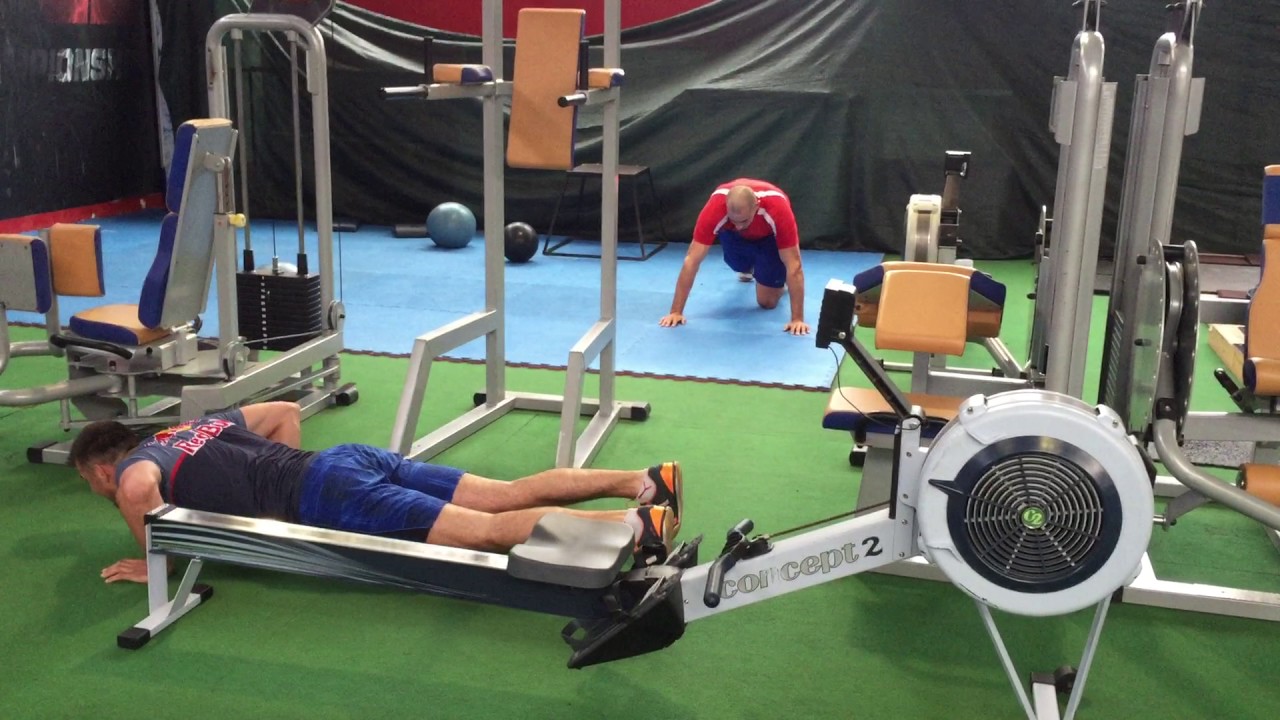 SINKOVIC BROTHERS doing muscular endurance in the gym