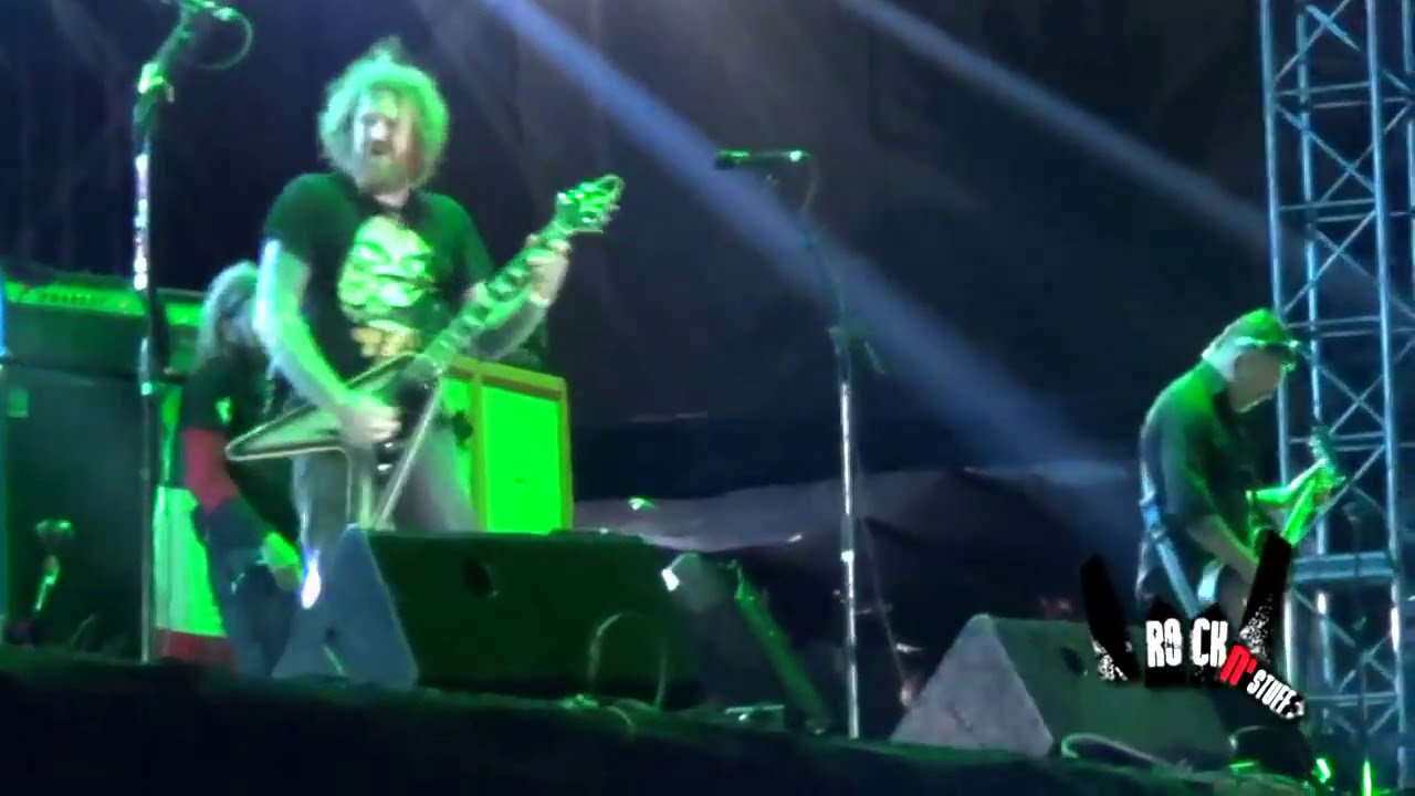 Mastodon's Brent Hinds gets mad at audio engineer @ Vive Latino 2015 - 14 Mar 2015 - RIP BRENT HINDS