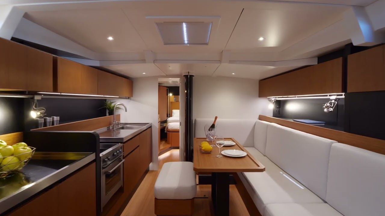 Maxi Dolphin 55