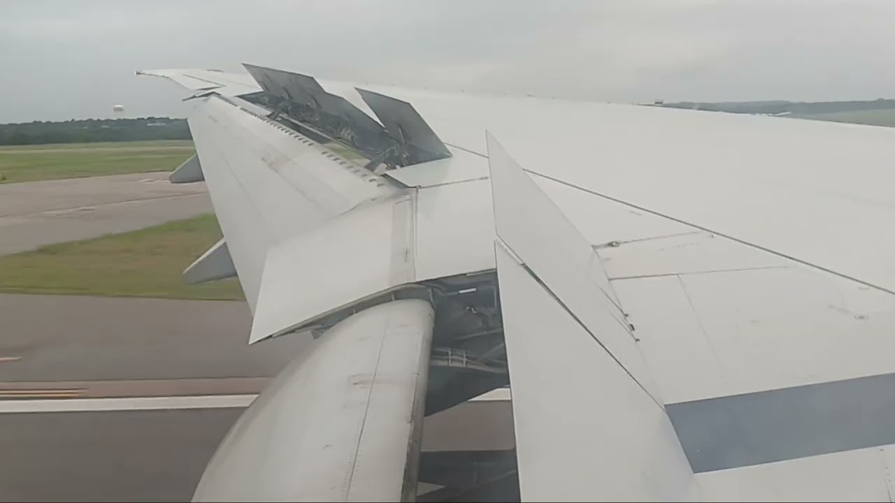 Emirates landing in Dallas