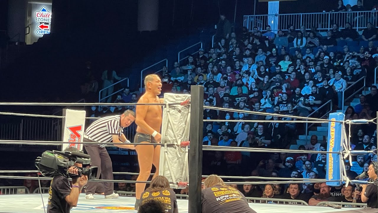 Minoru Suzuki's Entrance at NJPW Windy City Riot in Chicago [Live Crowd Reactions]