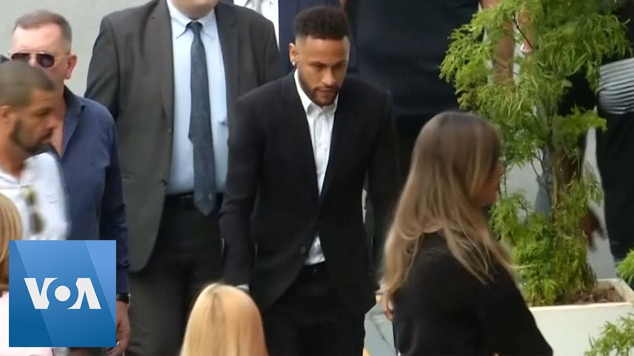 Neymar Arrives to Sao Paulo Police Station to Provide Statement