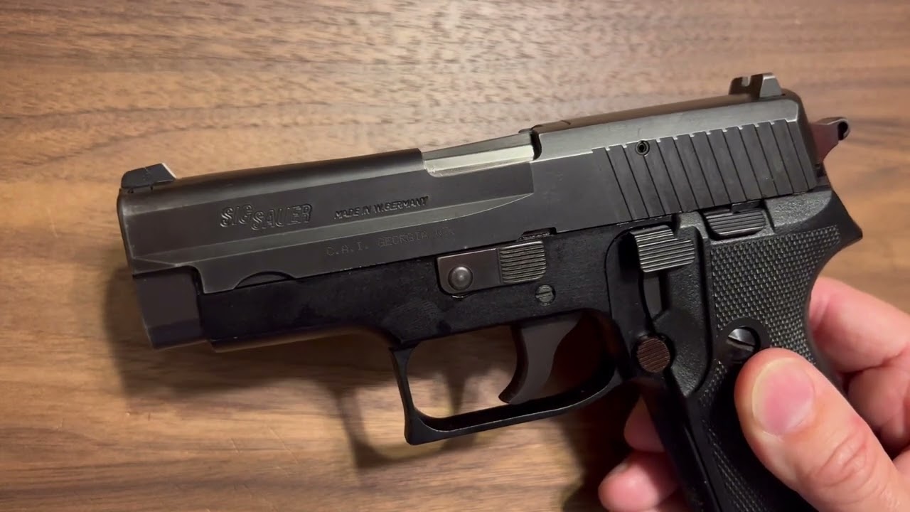 Sig Sauer P6 (225)