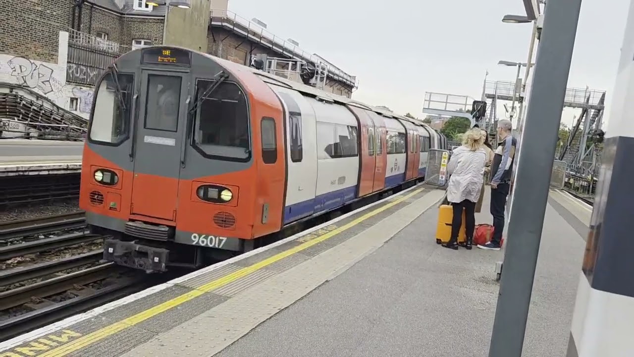 Trains at Finchley Road