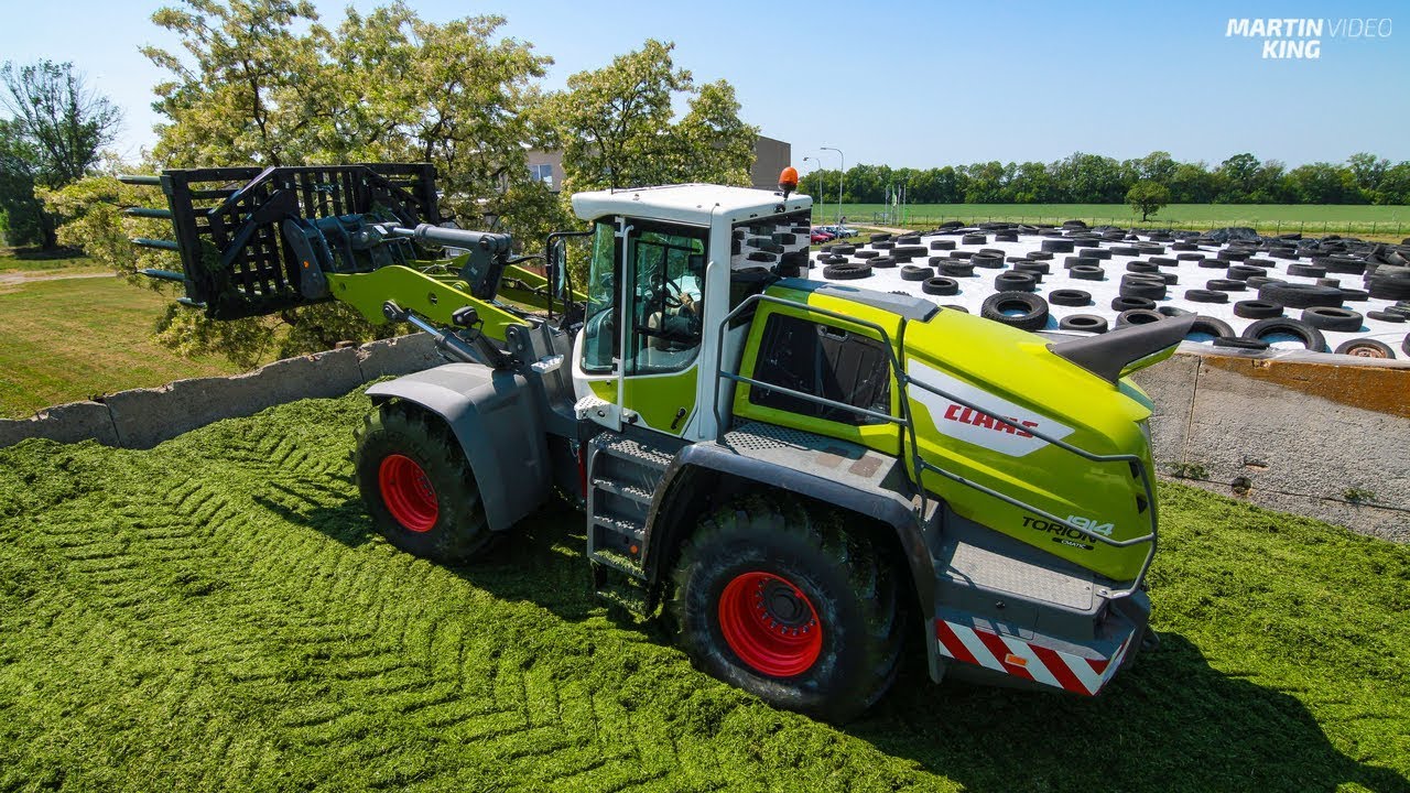CLAAS Team | *New* CLAAS TORION 1914 in action! [SOUND!]