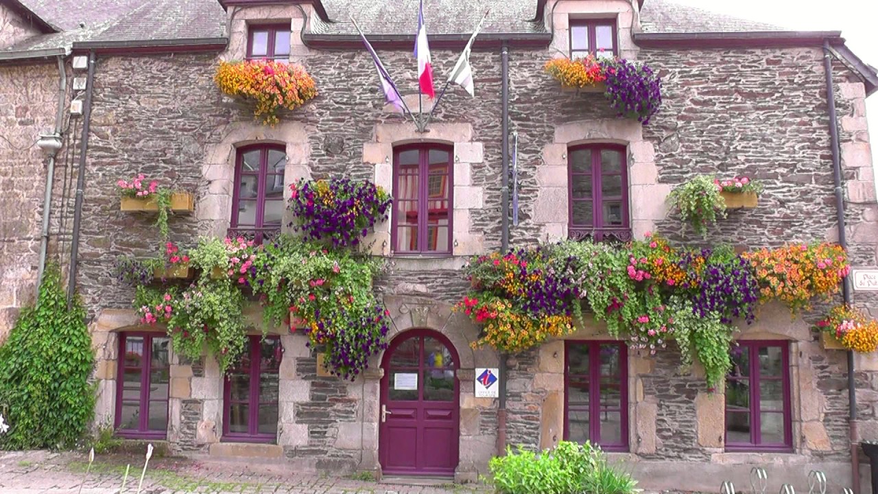 FRANCE Rochefort-en-Terre, Brittany (hd-video)