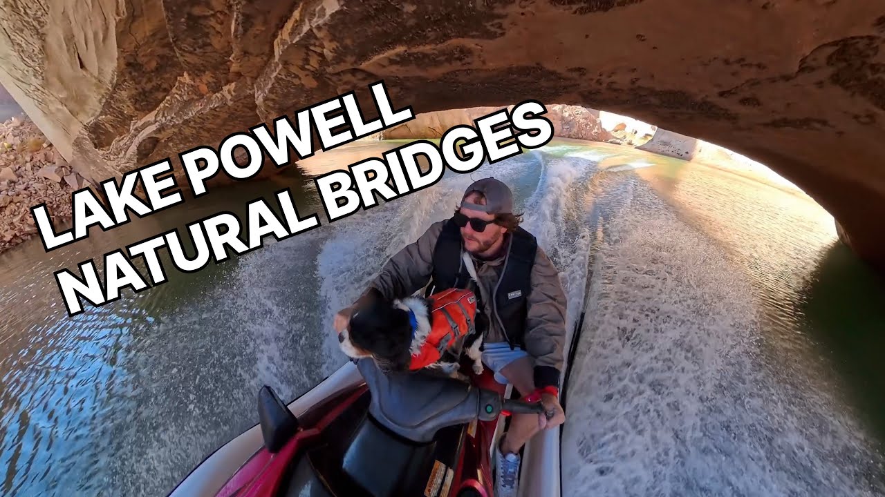 Купание через природные мосты на озере Пауэлл.