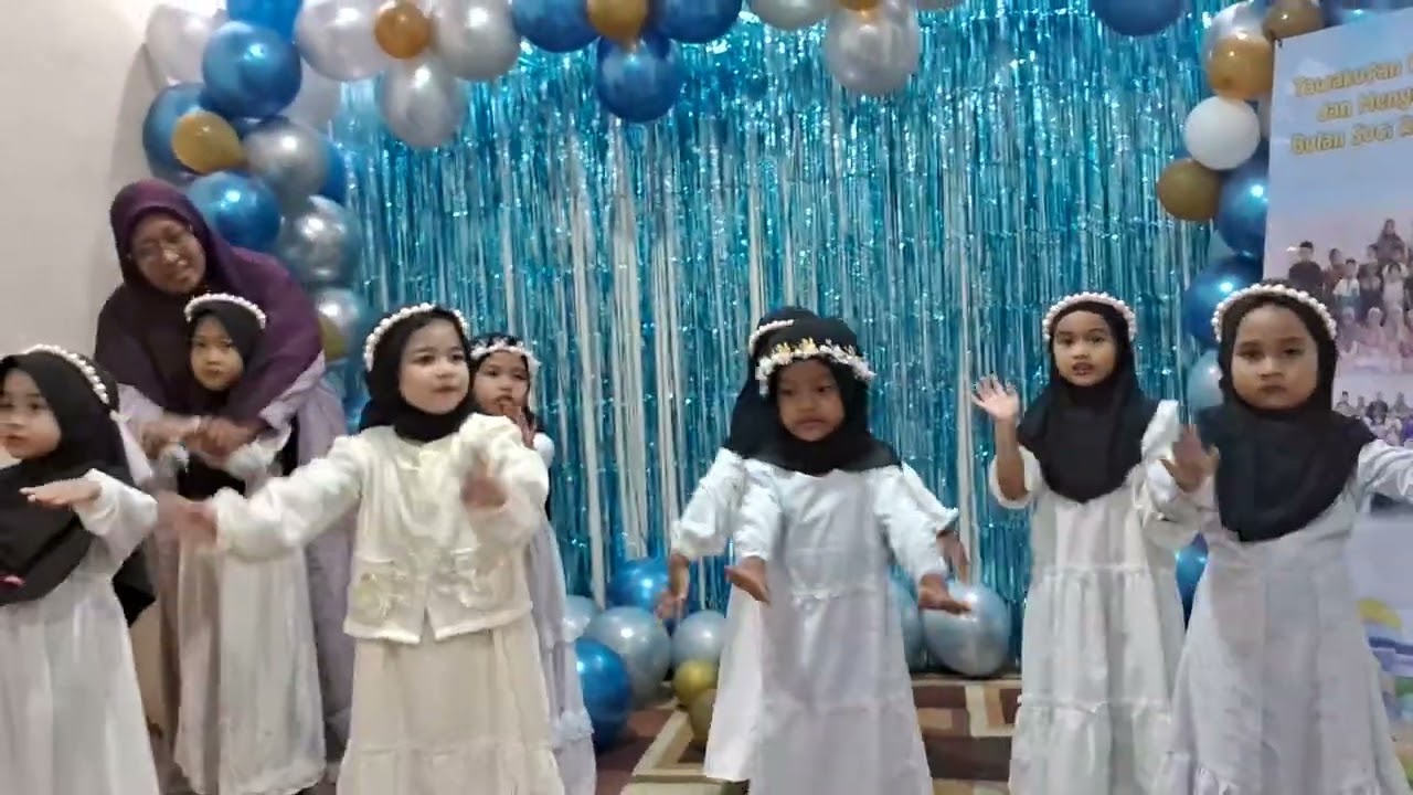 Dede tampil nari di pengajian 'tawaqufan