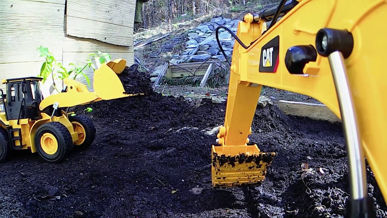 Using 1/24 scale Diecast Masters equipment to Build a scale course