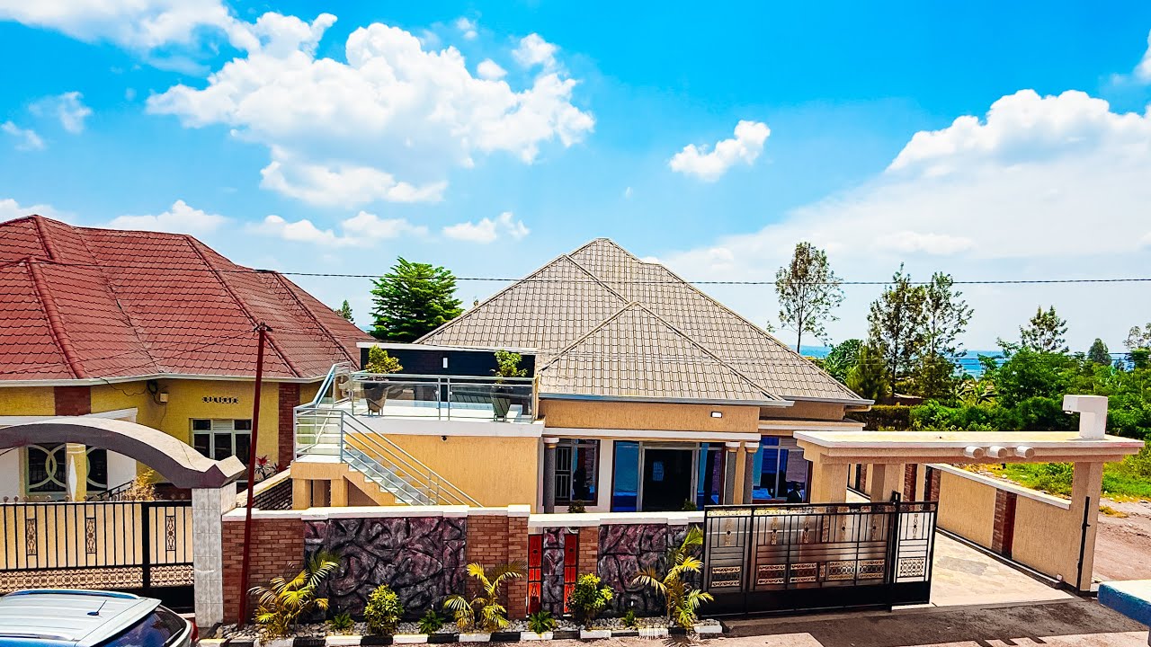 Reba Inzu Ingurishwa 140M RWF Ukuntu Iba Imeze Iri Kanombe Ninzu Nziza Cyane