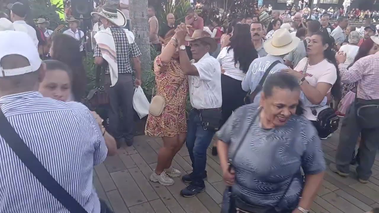 Los integrados parranderos. Varios temas. Octubre 19 2025.
