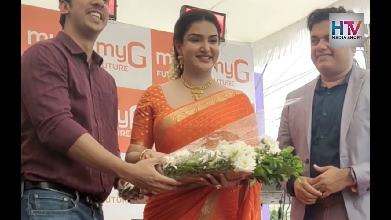 MYGഷോറൂംഉദ്ഘാടനംഹണിറോസ്എത്തിയപ്പോൾ പെരുമ്പാവൂർ ആരാധകർ ആവേശം ഡാൻസ് കളിച്ചപ്പോൾ#kochi #viral#HoneyRose