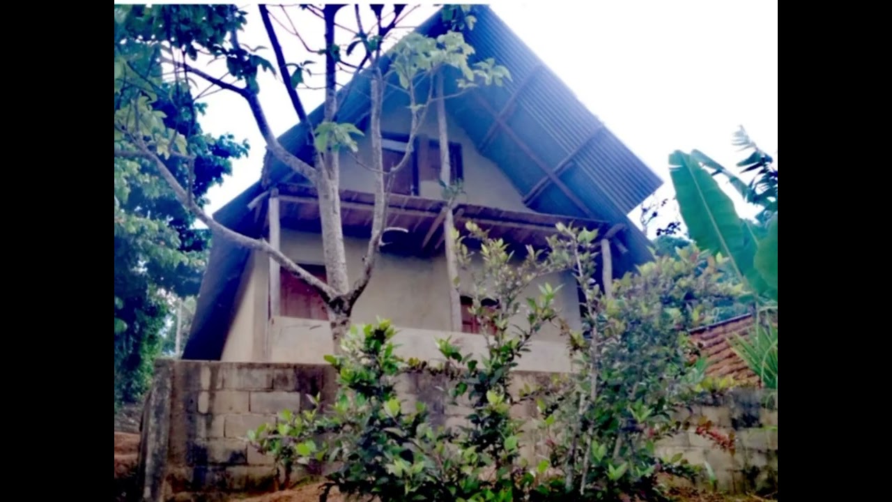 Mi casa de barro y madera es. 
