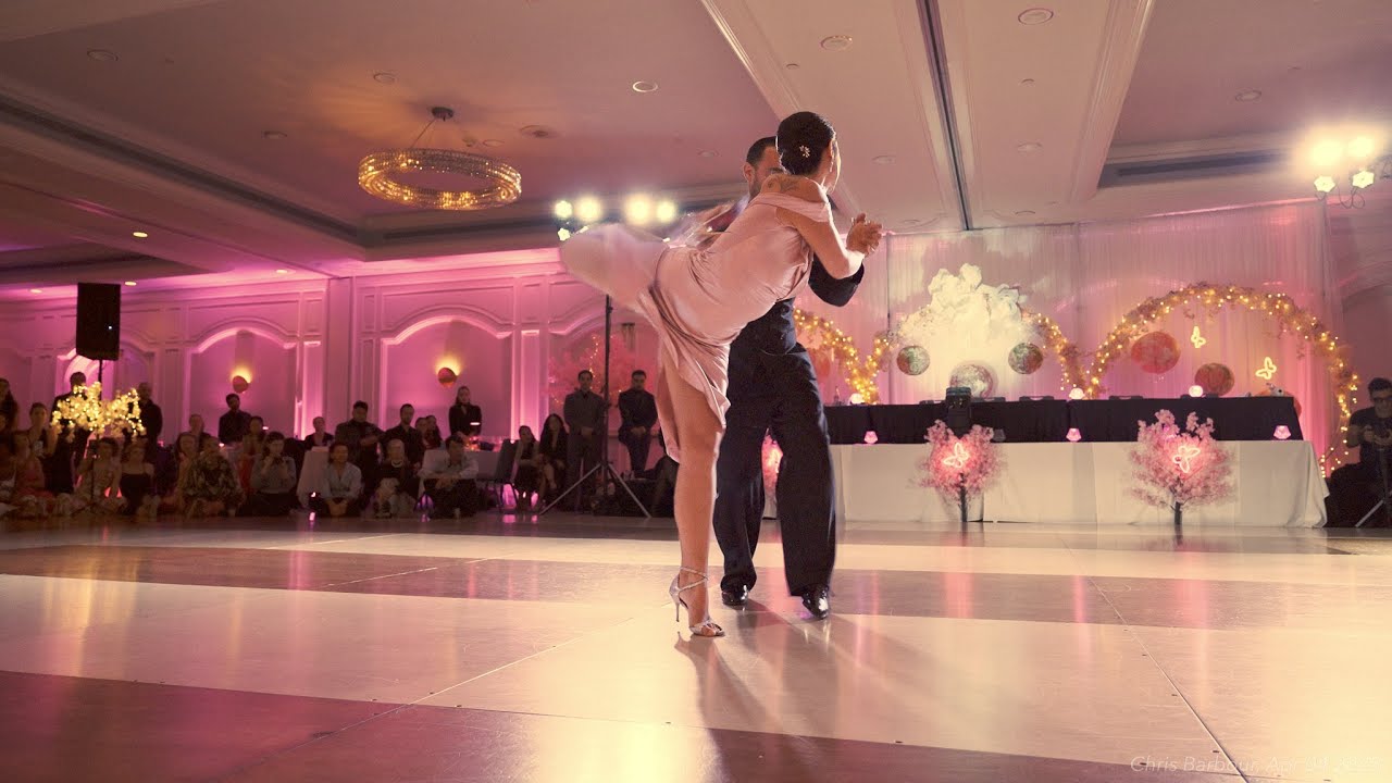 Fausto Carpino and Stephanie Fesneau performing to 