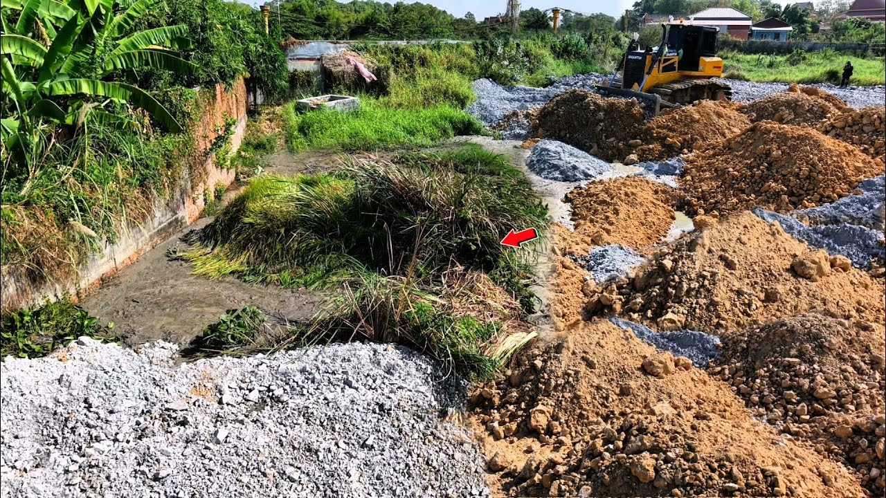 Successfully Completed The Project To Perfectly Push The Road Building Water Using Large Push Stones