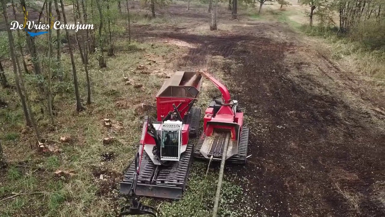 De Vries Cornjum BV | Wetland Machinery | Bos rooien in het hoogveen