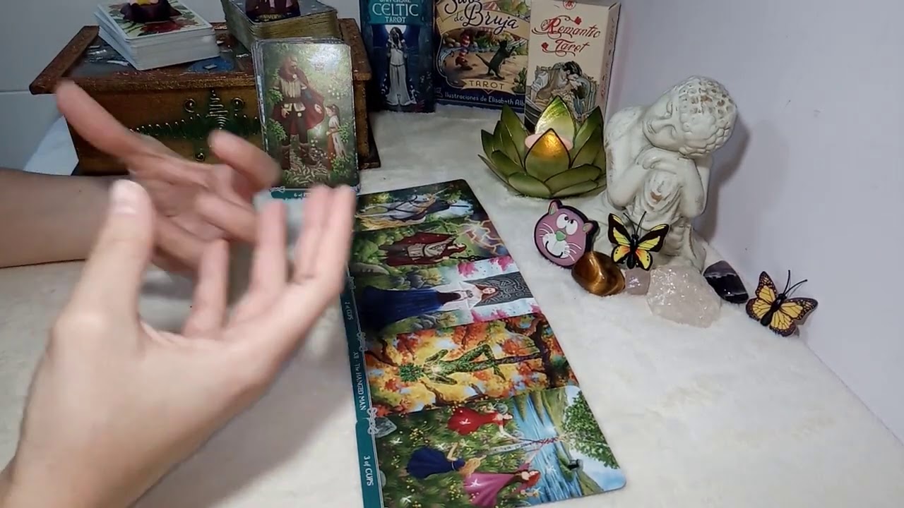 🦋¿Qué piensa de mi? ¿Cómo me ve? Lo que le gusta y lo que no. 🦋Tarot interactivo