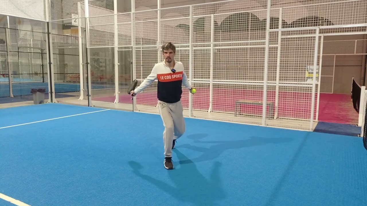 Padel Technique #7   La volée de coup droit au padel   les bases