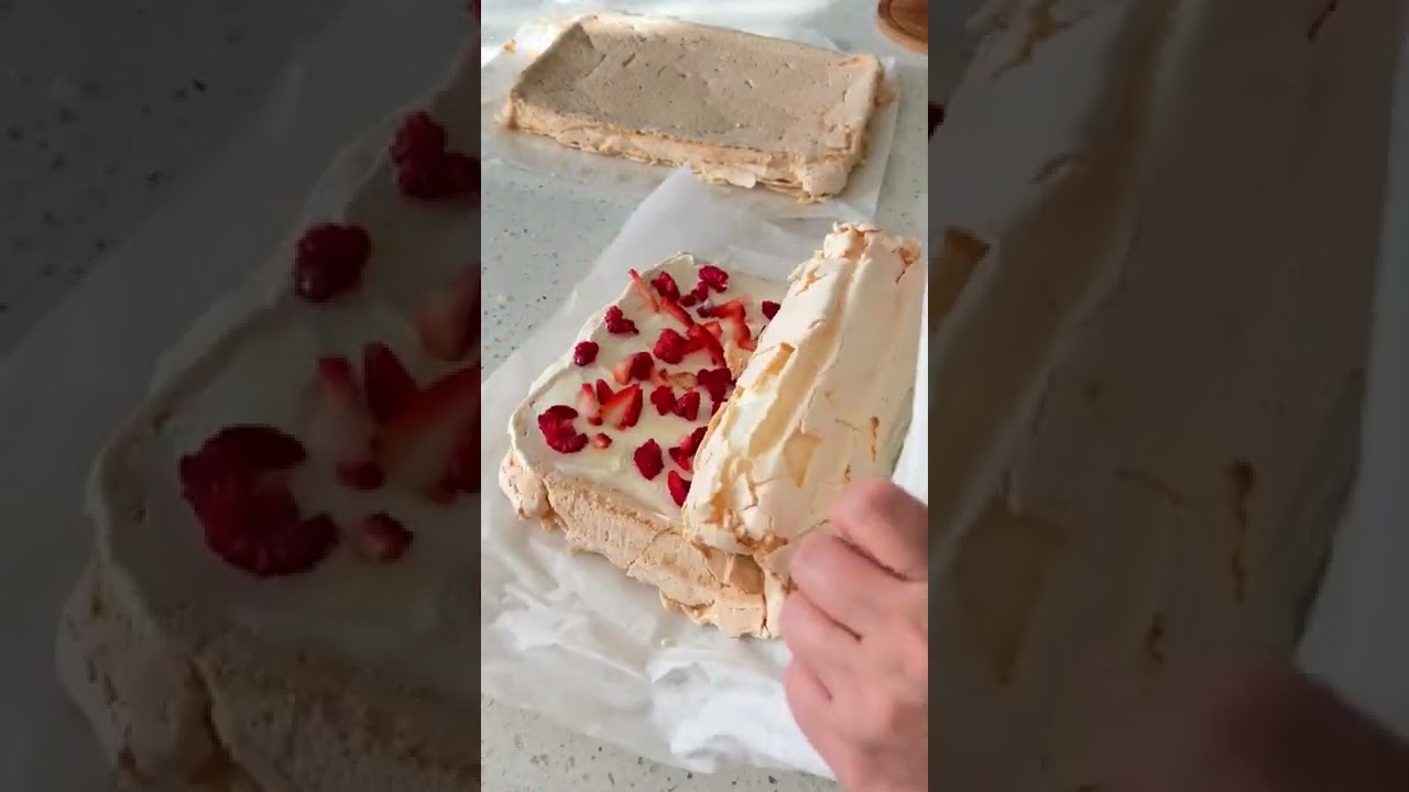 Меренговый рулет 😋💗 рецепт есть у меня на странице 💗